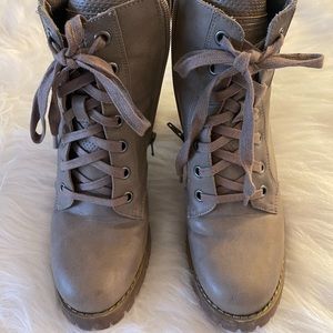Bullboxer boots/ Preowned